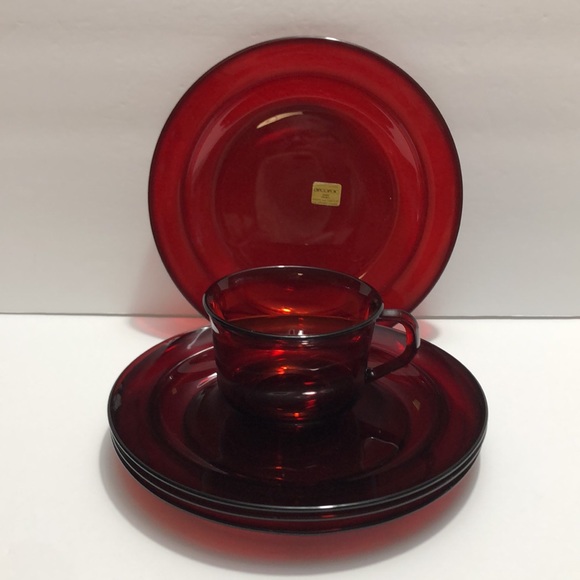 Arcorco France Ruby Red Set Of Four Salad Plates With One Coffee Cup - Picture 1 of 13
